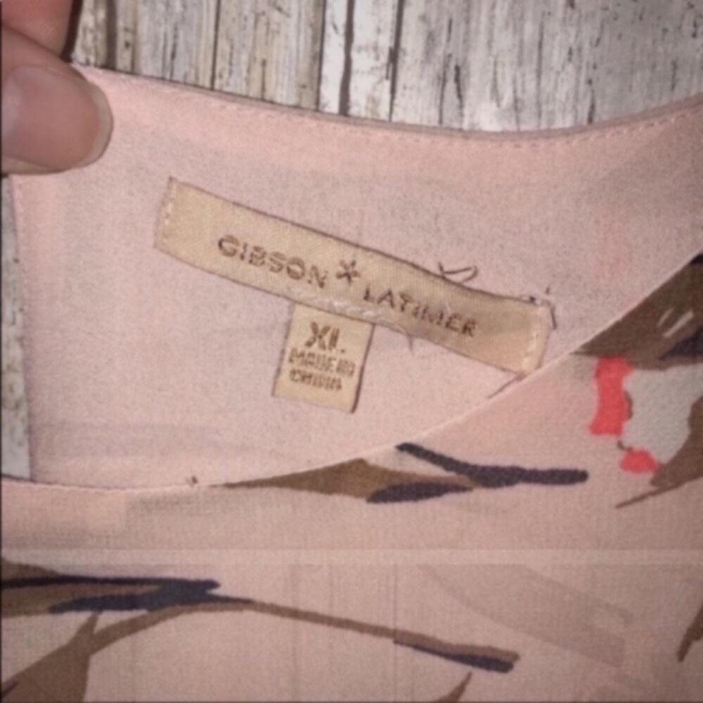 Gibson Latimer Floral 2 Tone Blouse - Picture 3 of 5